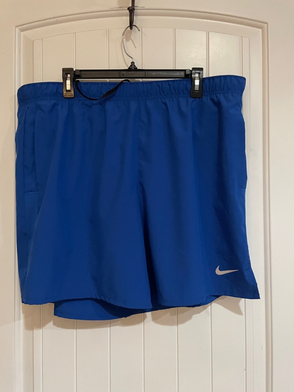 Nike Challenger XXL standard fit 7” short with back Velcro pockets NWT